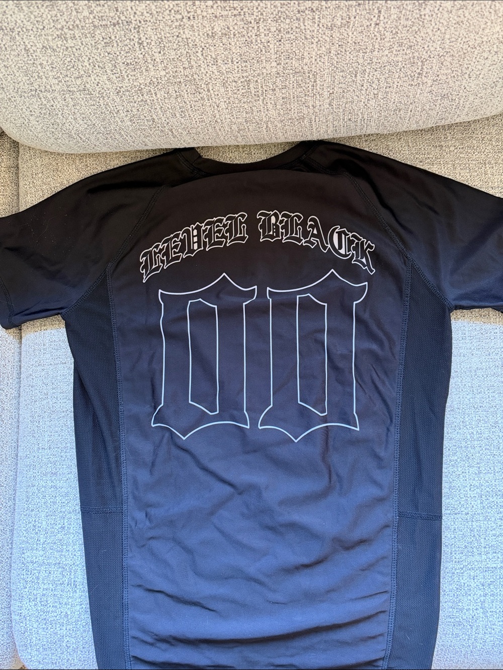 Level Black Rashguard - Picture 2 of 2